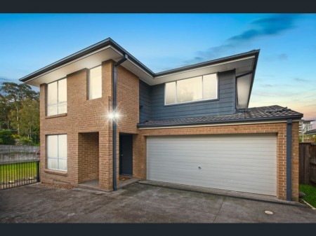 Family Living in a Premium Glenwood Pocket
