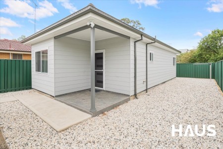 Modern Near New Granny Flat in a Prime Quakers Hill Location