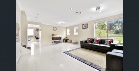Ideal Family Home: Spacious Property Close to Schools and Amenities !!