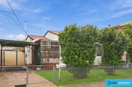 PRIME DEVELOPMENT & LAND BANKING OPPORTUNITY IN THE GROWING ST MARYS METRO PRECINCT!