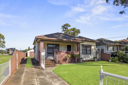 LARGE PARKSIDE BLOCK