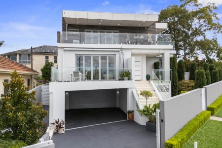 STUNNING RESIDENCE WITH INCREDIBLE VIEWS - OPEN TO VIEW SAT 13/06/2026 @ 4-4.30PM