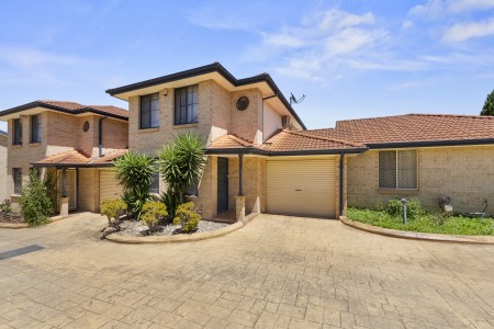 WELL POSITIONED TOWNHOUSE
