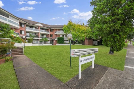 COMFORTABLE LIVING IN CONVENIENT LOCATION