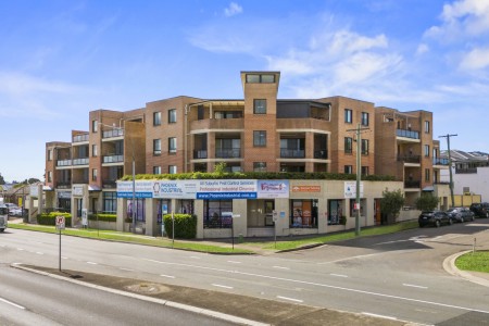 HUGE 3-BEDROOM SECURITY APARTMENT
