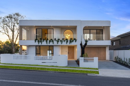 STUNNING CONTEMPORARY DESIGN