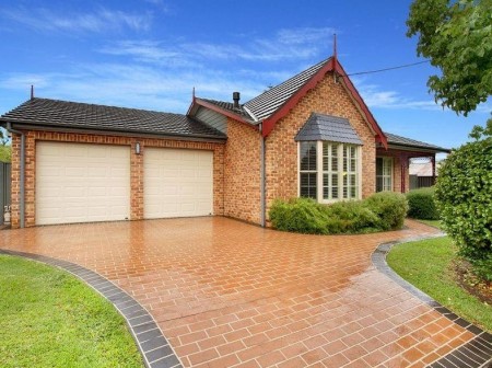 Lovely 4 Bedroom Home, Great Location!