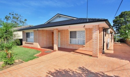 Immaculate 4 bedroom home, air conditioning, tiled throughout, awesome family home awaits!