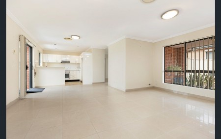 Modern Air-Conditioned Three-Bedroom Villa with Two Bathrooms and Gas Cook-top!