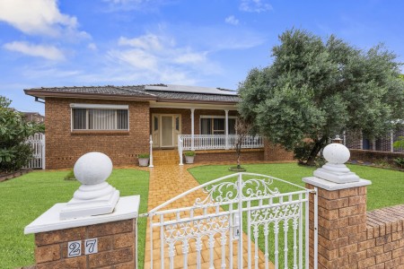 R3 ZONED MEDIUM DENSITY TRIPLE LOT CORNER BLOCK