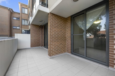 BRIGHT AND FRESH WITH DUAL BALCONIES - OPEN TO VIEW SAT 13/06/2026 @ 3-3.30PM