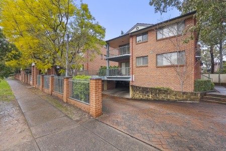 LOW-MAINTENANCE SECURITY APARTMENT