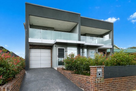 CLEVERLY DESIGNED DUPLEX