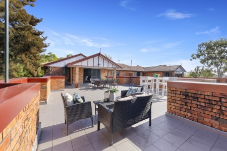 PENTHOUSE GRANDEUR - OPEN TO VIEW SAT 13/06/2026 @ 10-10.30AM