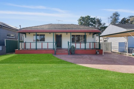 QUALITY SINGLE-LEVEL HOME, BIG BLOCK