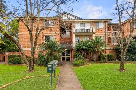AMPLE SIZED APARTMENT