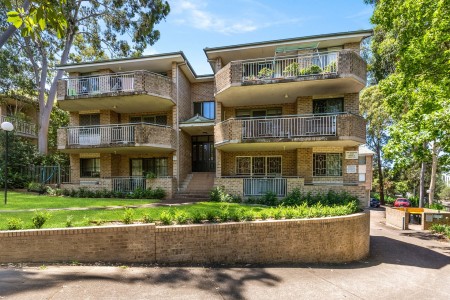 QUIET AND ESTABLISHED APARTMENT