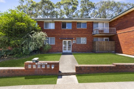 SOLID GROUND FLOOR APARTMENT