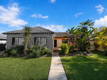Renovated Two Bedroom Half House