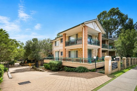 EASY-CARE, LIGHT-FILLED UNIT - OPEN TO VIEW SAT 01/08/2026 @ 11-11.30AM
