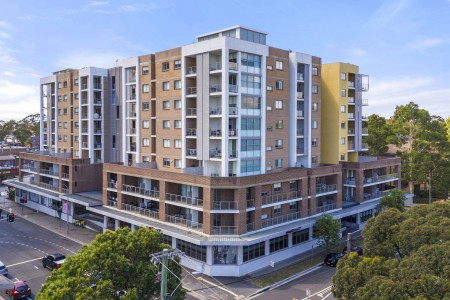 GENEROUS 143m&sup2; MODERN APARTMENT IN A CENTRAL LOCATION - OPEN TO VIEW SAT 01/08/2026 @ 10-10.30AM
