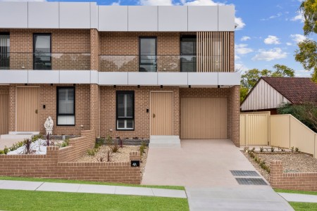 EXCEPTIONAL NEW FAMILY HOME