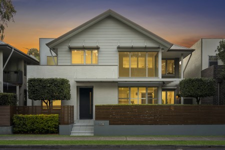 LUXE. LIFESTYLE. LOCATION.