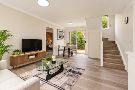 REFRESHED TOWNHOUSE LIVING