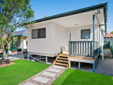 Beautiful Modern 2 Bedroom Home, Split System Air, Close to Local Schools!