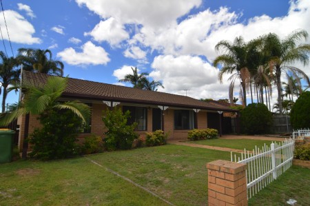 17 Cavillon Street, Crestmead, QLD 4132