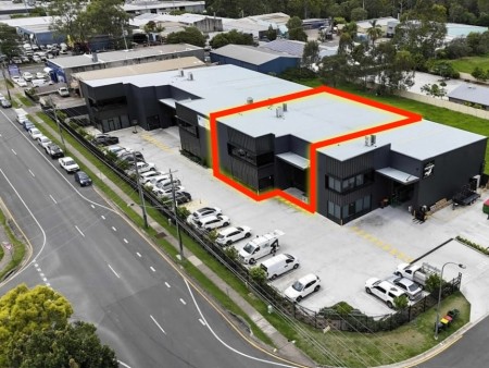 2/2 Stone Court, Kingston, QLD 4114