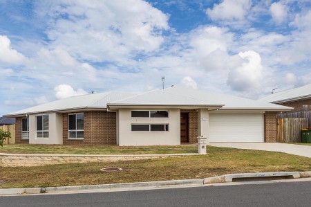 10 Adelaide Crescent, Ormeau Hills, QLD 4208