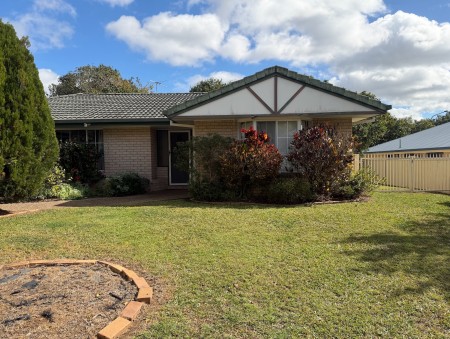 42 Boronia Avenue, Daisy Hill, QLD 4127