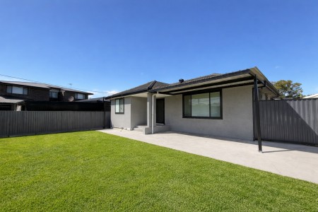 263 Smithfield Rd, Fairfield West, NSW 2165