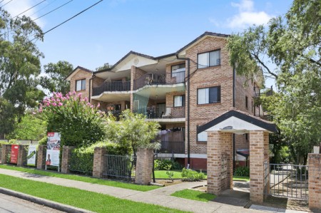 FRESH FULL BRICK APARTMENT