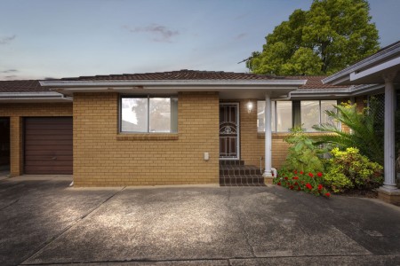 2 BEDROOM, SINGLE LEVEL VILLA