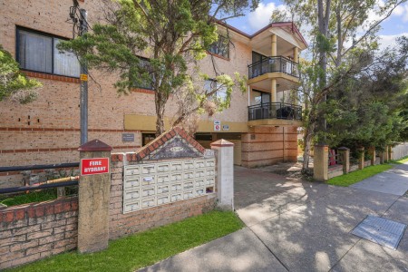 UNIQUE 2-STOREY APARTMENT  - OPEN TO VIEW SAT 20/09/2025 @ 10-10.30AM