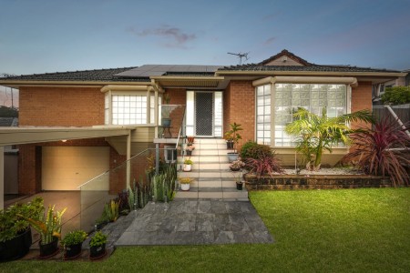 STUNNING FULLY EQUIPPED HOME  - AUCTION THIS SATURDAY 20/09/2025 - OPEN TO VIEW SAT 20/09/2025  @ 1-1.30PM