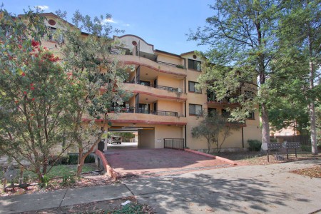 PRIVATE FULL-BRICK APARTMENT