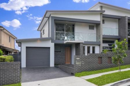 ACTIVE LOW-MAINTENANCE LIVING