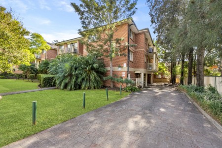 TWO BEDROOM SECURITY UNIT - OPEN TO VIEW SAT 18/04/2026 @ 3-3.30PM