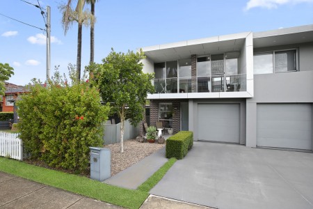 MARVELLOUSLY MODERN 5 BEDROOMS - OPEN TO VIEW SAT 25/05/2024 @ 2-2.30PM