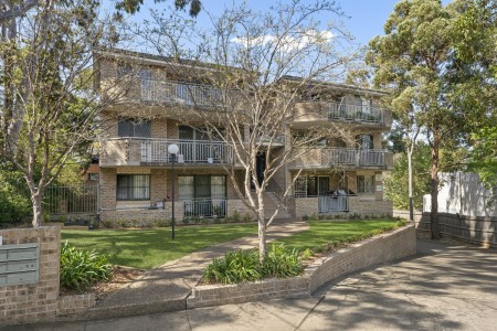 FRESH DUAL BALCONY APARTMENT