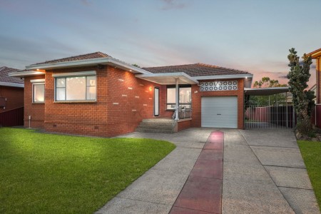 BRICK HOME IN HEART OF MERRYLANDS
