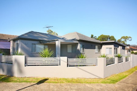 BLUE CHIP POSITIONED HOME AND GRANNY FLAT