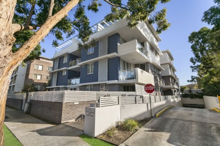 CONTEMPORARY APARTMENT LIVING - AUCTION THIS SATURDAY 23/11/2024 - OPEN TO VIEW SAT 23/11/2024 @ 1-1.30PM