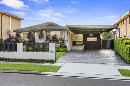 STYLISH SINGLE LEVEL FAMILY HOME - OPEN TO VIEW SAT 18/04/2026 @ 12-12.30PM