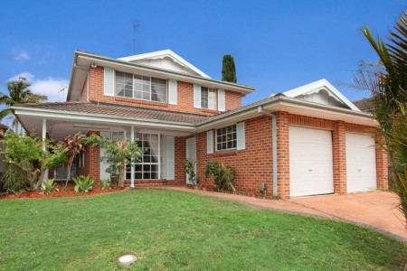 PRIVATE ESTATE OVERLOOKING PARKLANDS