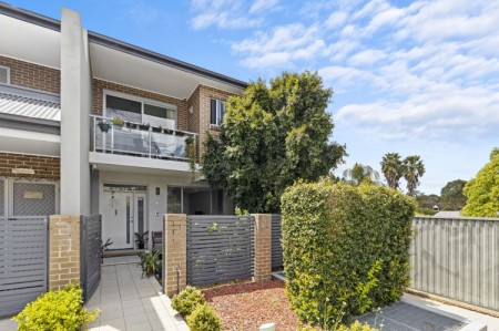 TERRIFIC TOWNHOUSE