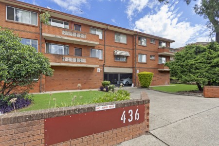 LIGHT-FILLED FULL BRICK APARTMENT - OPEN TO VIEW SAT 04/05/2024 @ 4-4.30PM